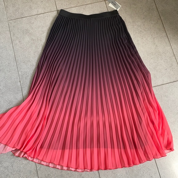 WD.NY Dresses & Skirts - Ombré skirt - nwt size medium